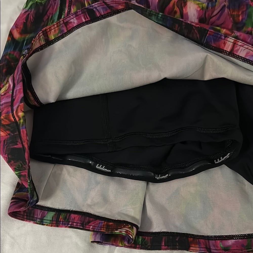 Lululemon Athletica Black and Pink Mini Skater Skirt - Picture 2 of 3